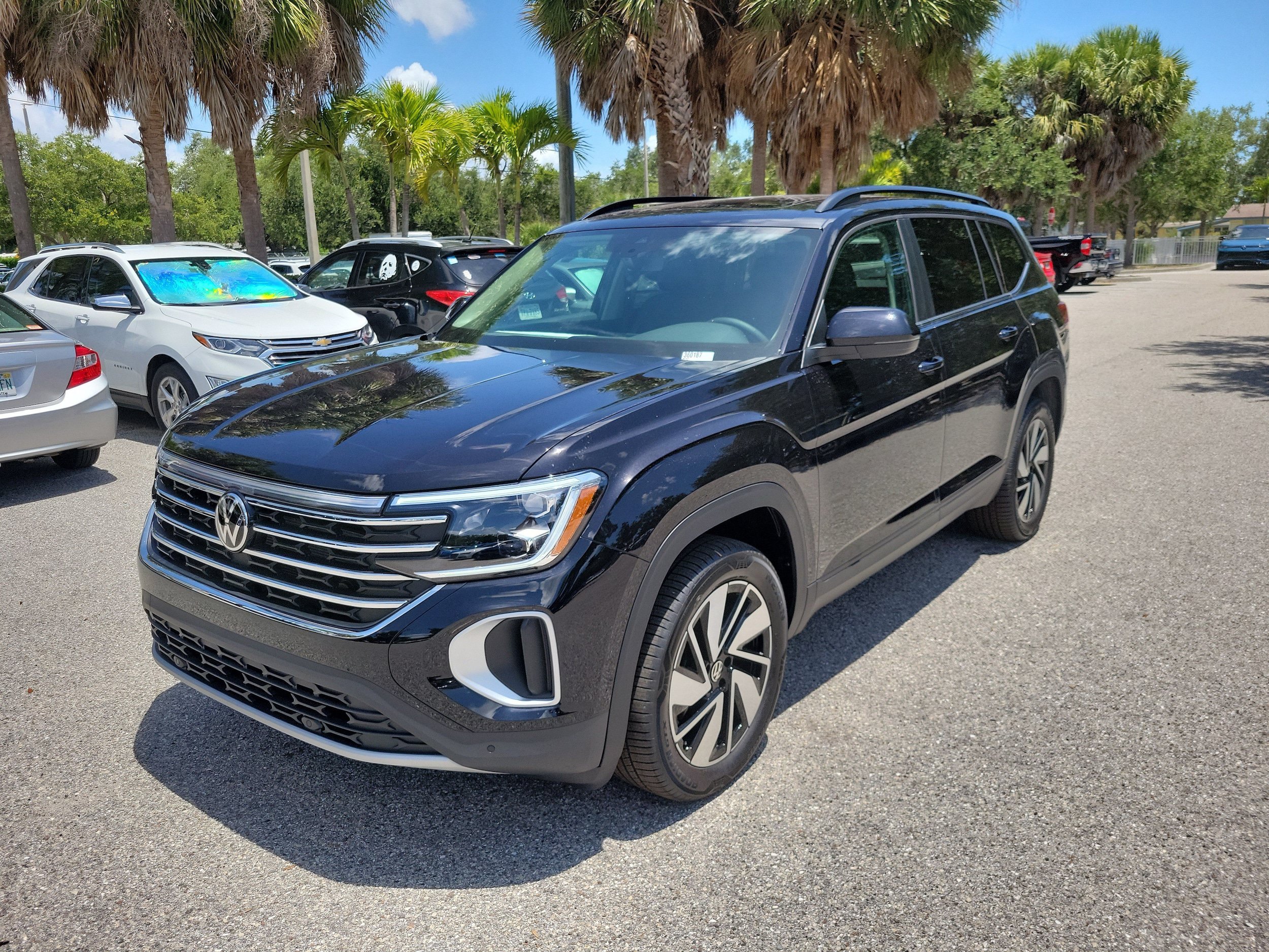 New 2026 Volkswagen Atlas SE FWD image 8