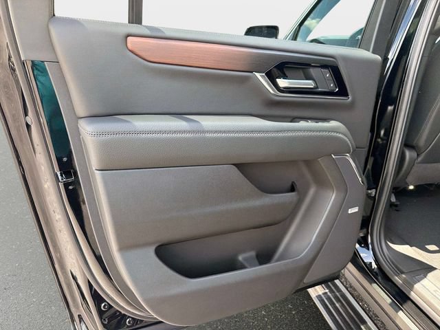 New 2026 GMC Yukon XL Denali w/ Denali Reserve Package RWD image 11