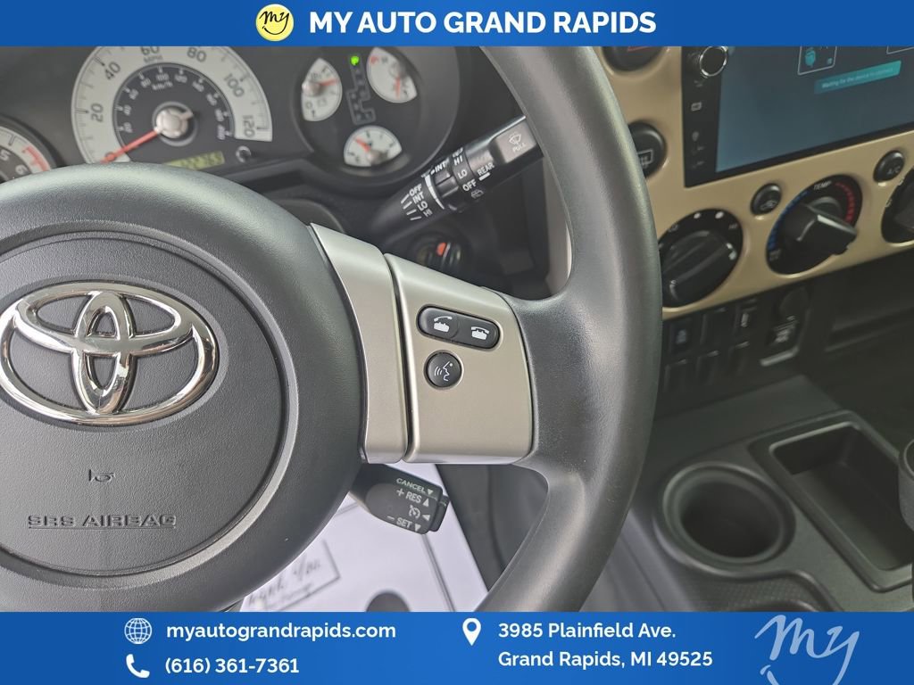 Used 2014 Toyota FJ Cruiser 2WD image 25