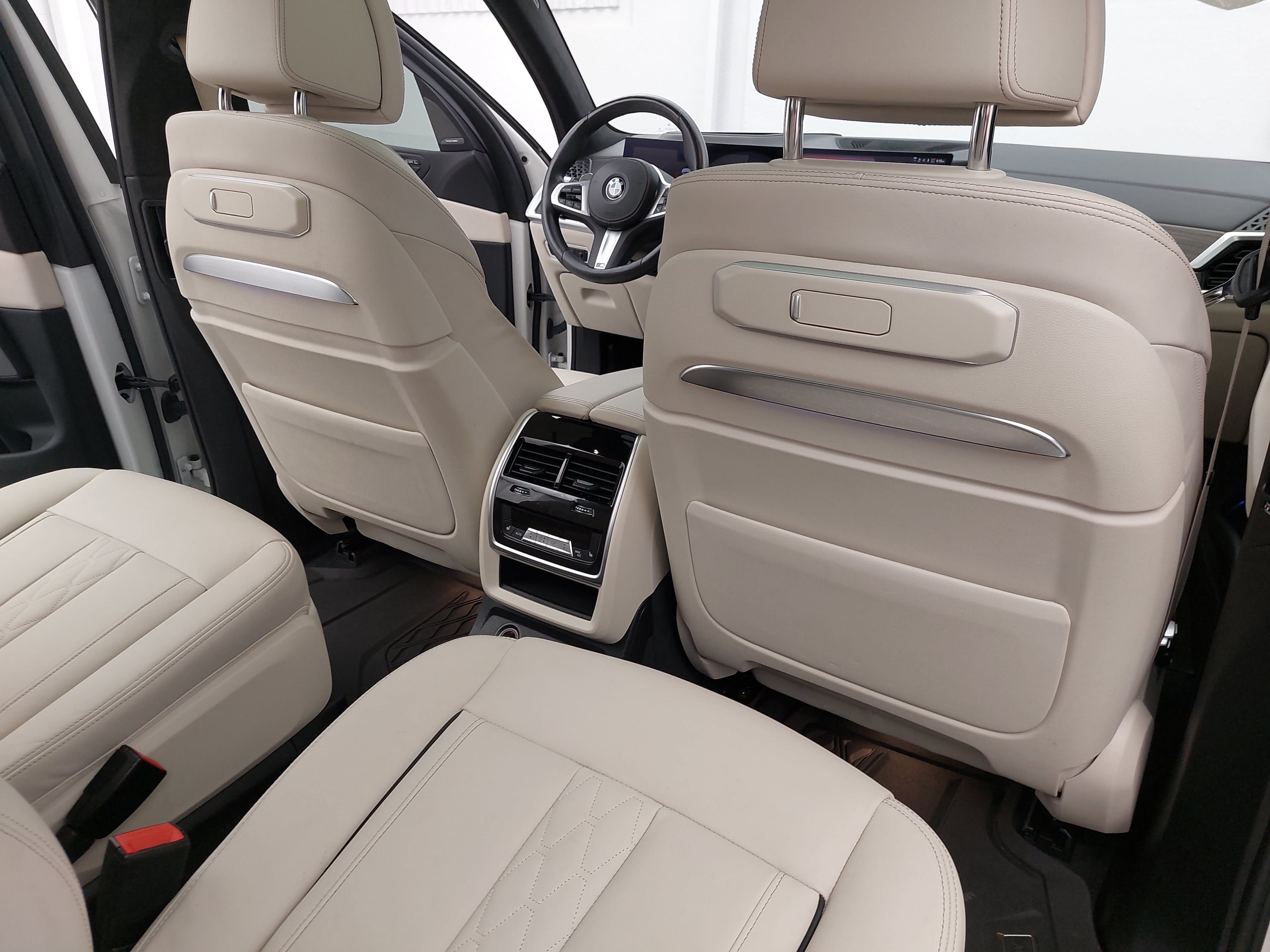 Used 2023 BMW X7 xDrive40i w/ Executive Package AWD/4WD image 13
