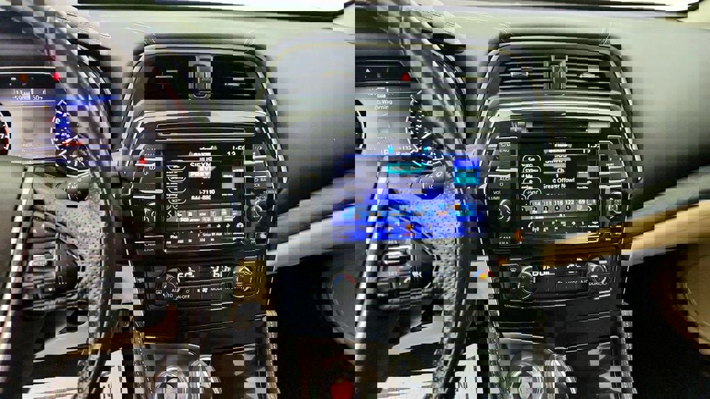 Used 2023 Nissan Maxima Platinum w/ Sport Mat Group image 18