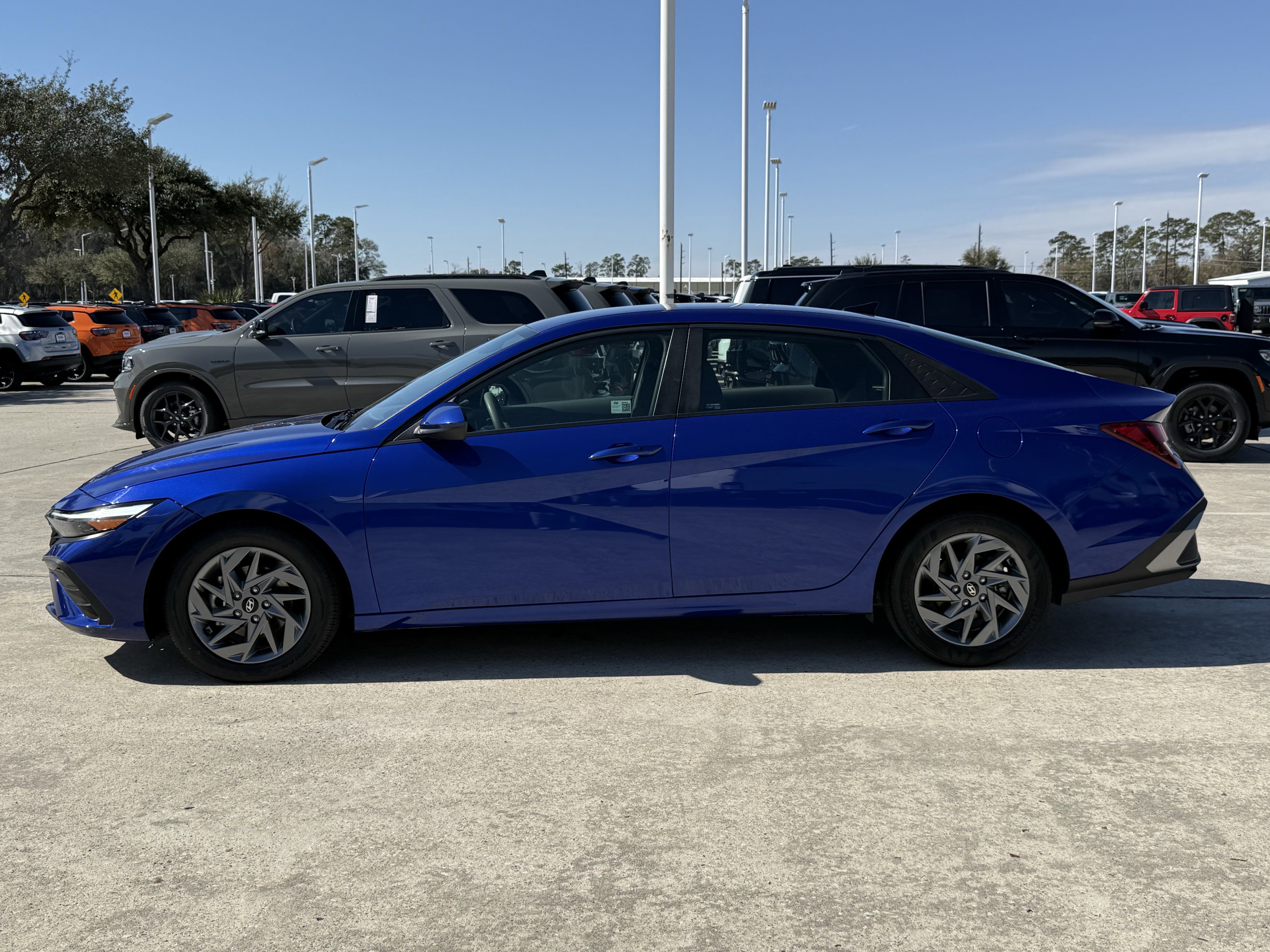 Used 2024 Hyundai Elantra SEL image 8