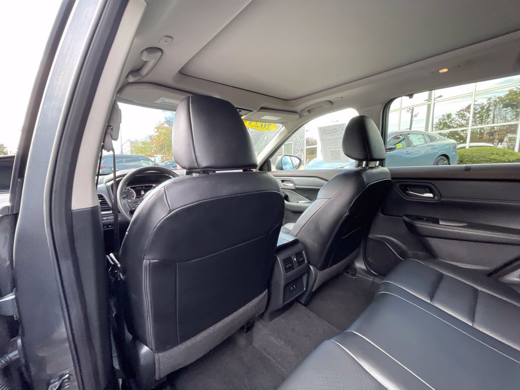 Certified 2023 Nissan Rogue SV w/ SV Premium B Package AWD/4WD image 19