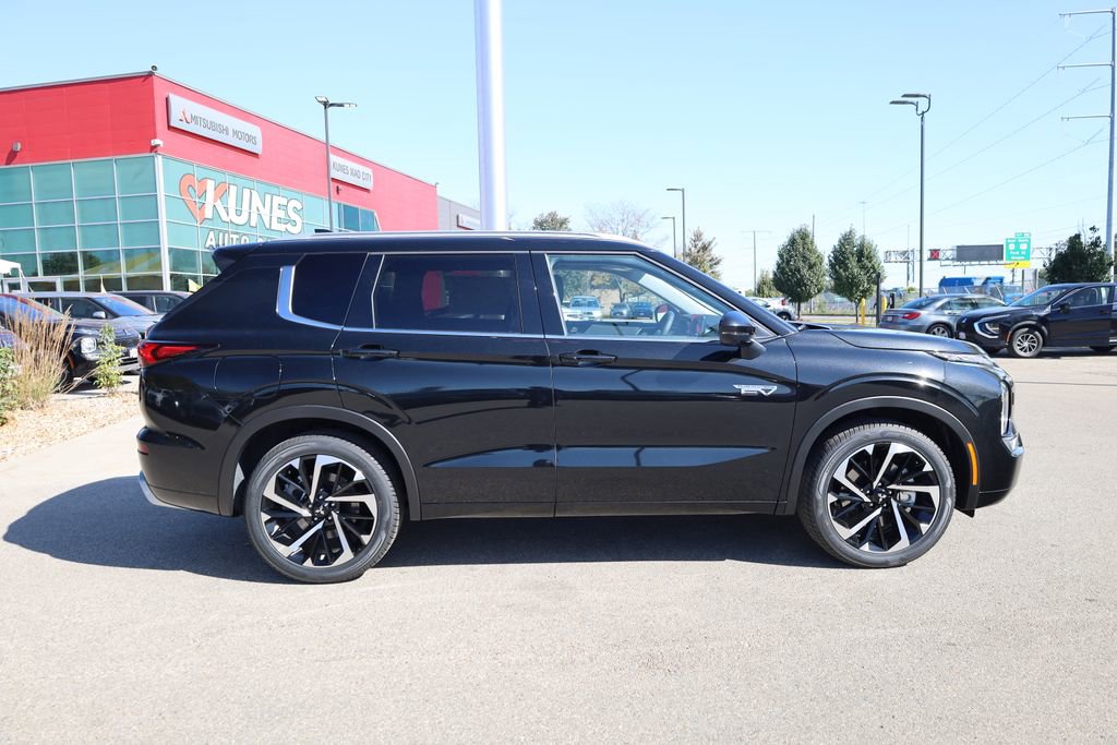 New 2025 Mitsubishi Outlander SEL image 11