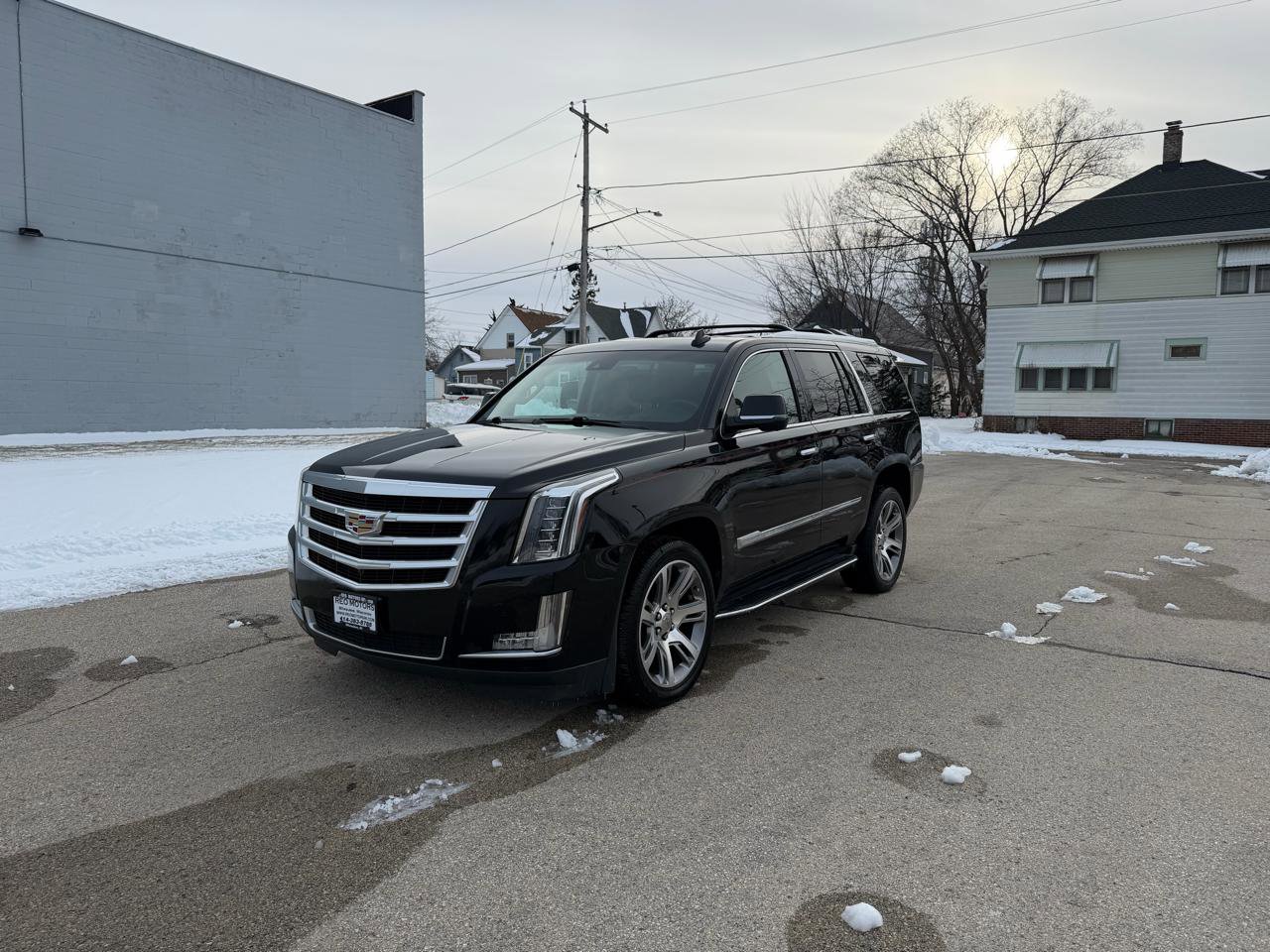 Used 2016 Cadillac Escalade Luxury image 3
