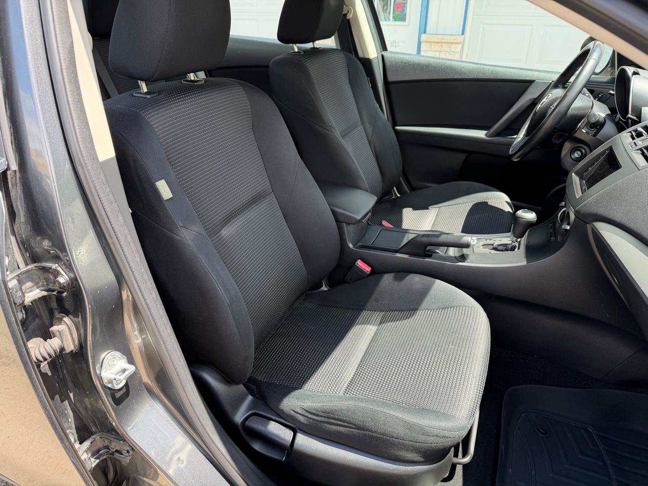 Used 2012 MAZDA MAZDA3 i Touring FWD image 18