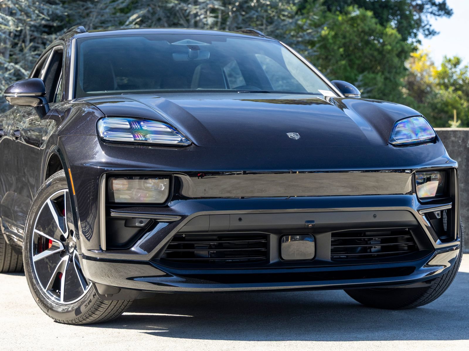 New 2026 Porsche Macan Turbo Electric image 9