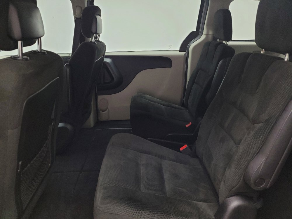 Used 2016 Dodge Grand Caravan American Value Package w/ UConnect Hands-Free Group FWD image 18