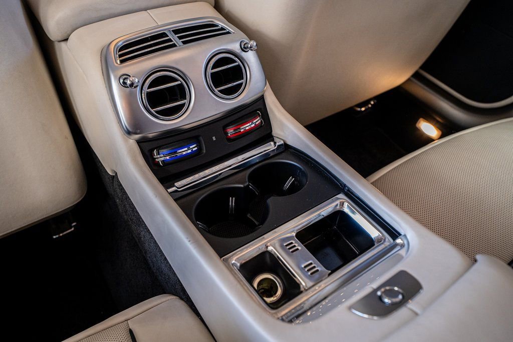 Used 2018 Rolls-Royce Wraith image 46
