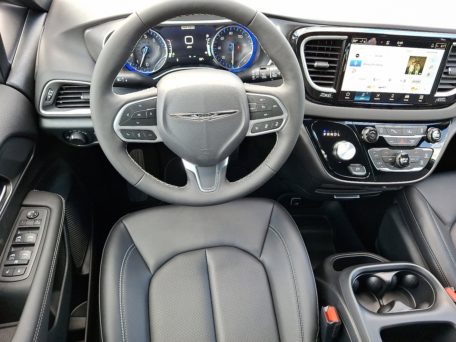 New 2026 Chrysler Voyager LX image 8