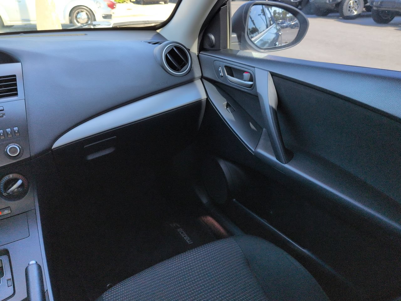 Used 2012 MAZDA MAZDA3 i Touring FWD image 15