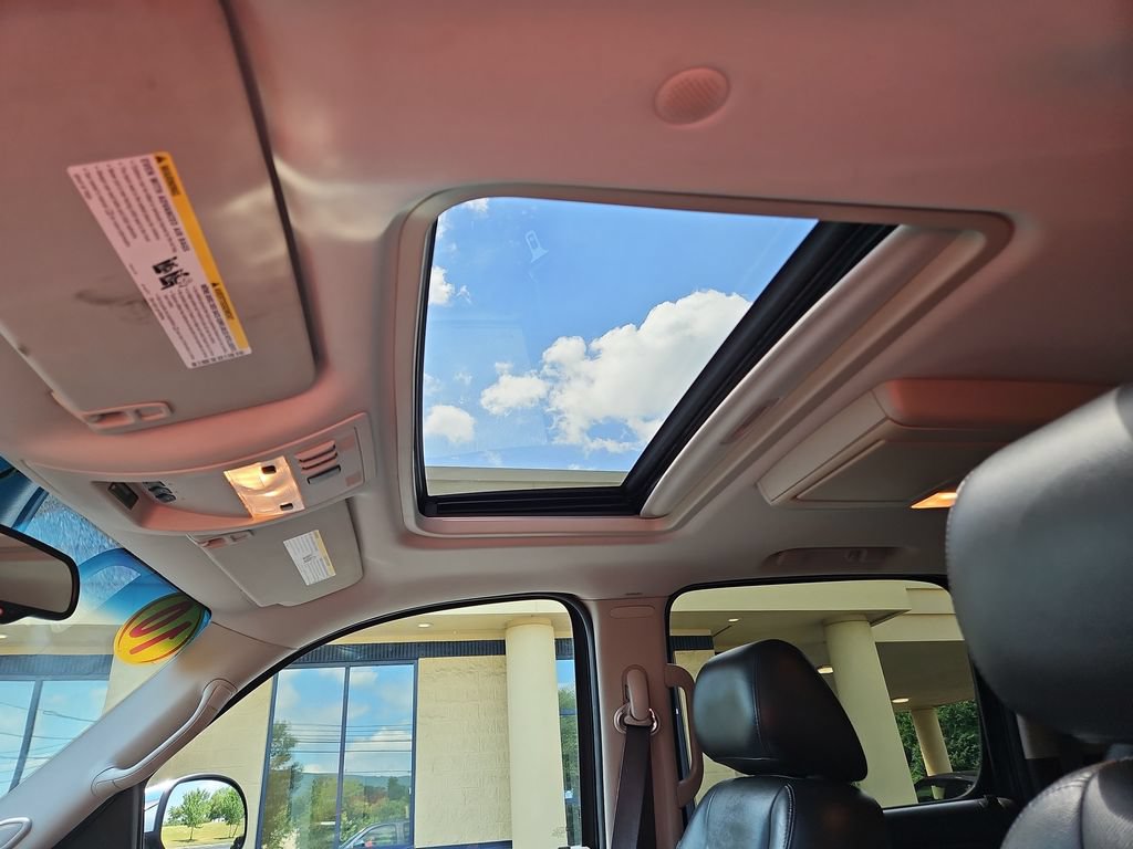 Used 2010 Chevrolet Suburban LTZ AWD/4WD image 21