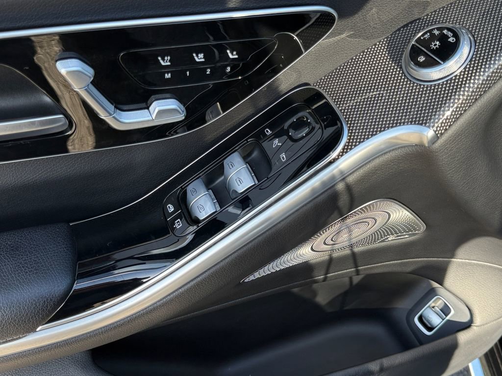 Used 2023 Mercedes-Benz S 500 4MATIC w/ AMG Line image 11