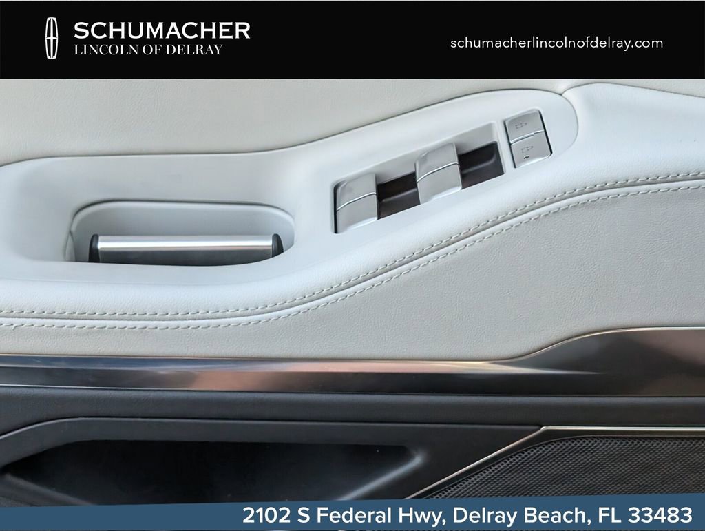 New 2026 Lincoln Navigator L Premier AWD/4WD image 21