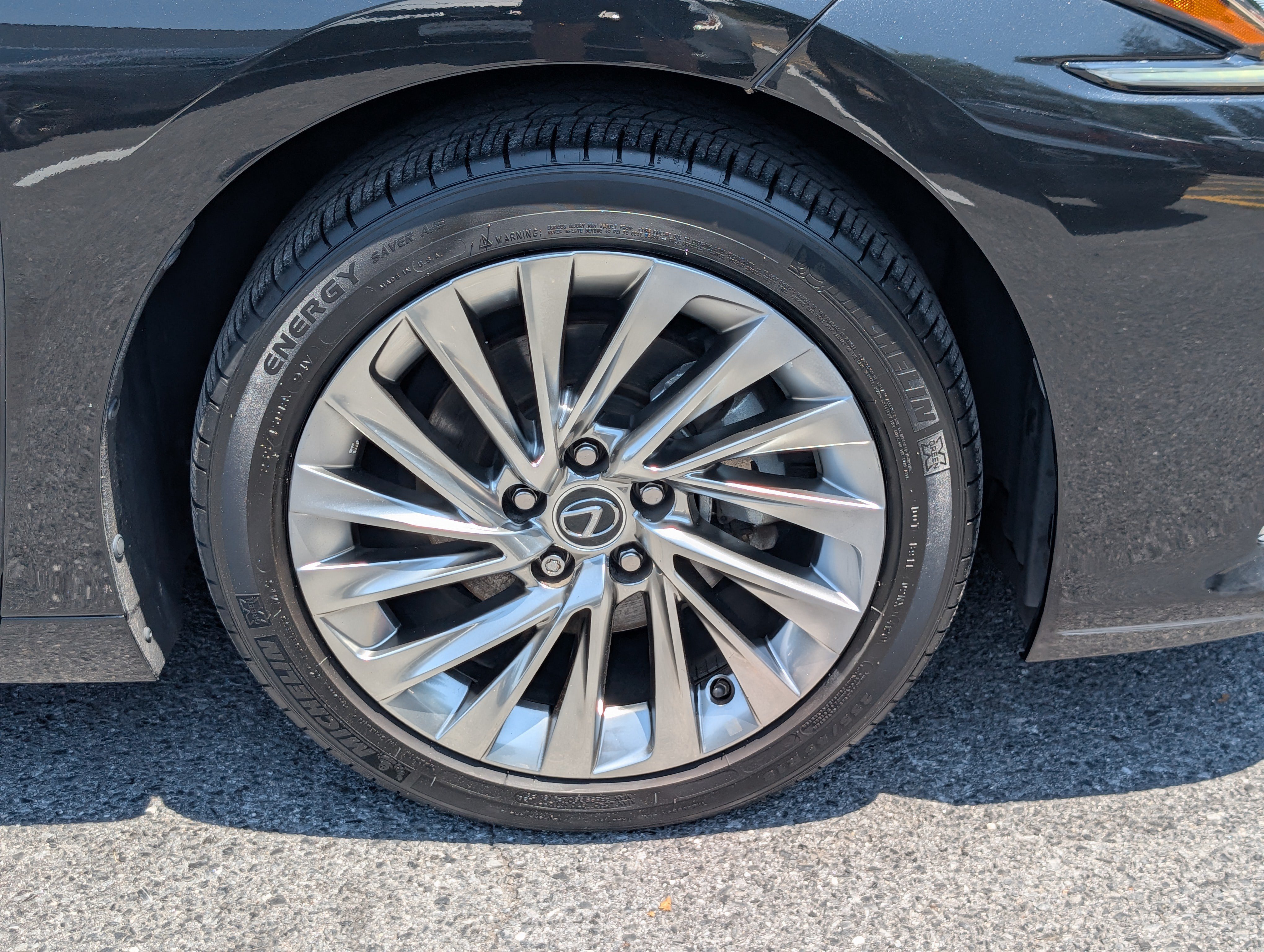 Certified 2021 Lexus ES 300h w/ Accessory Package FWD image 10
