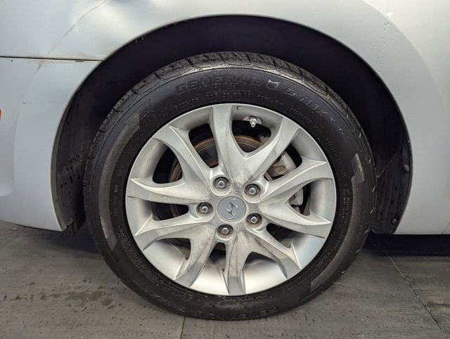 Used 2009 Hyundai Elantra image 19