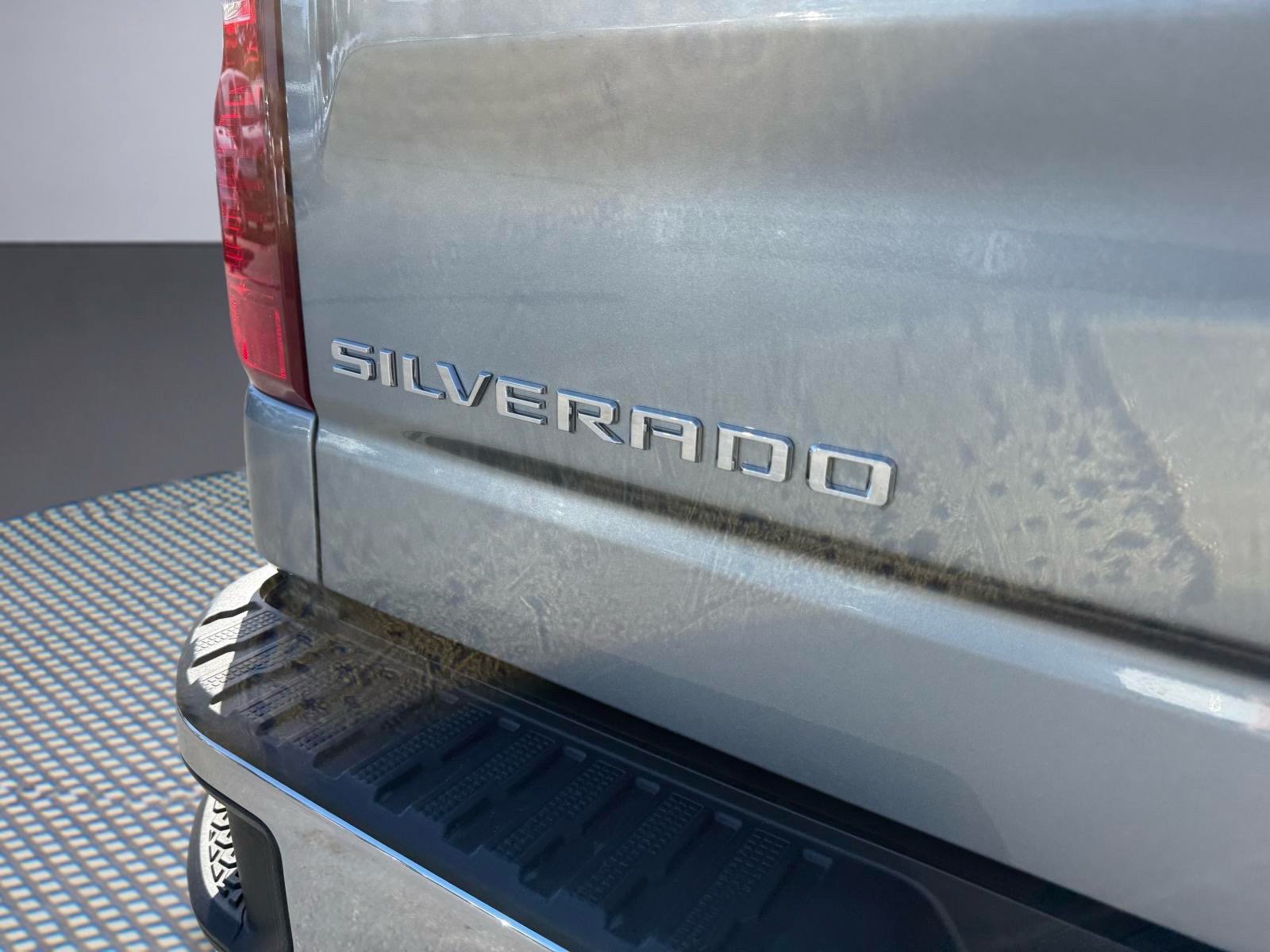 Used 2025 Chevrolet Silverado 1500 LT w/ Z71 Off-Road Package AWD/4WD image 6