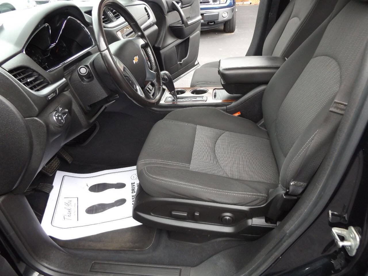Used 2014 Chevrolet Traverse LT image 13