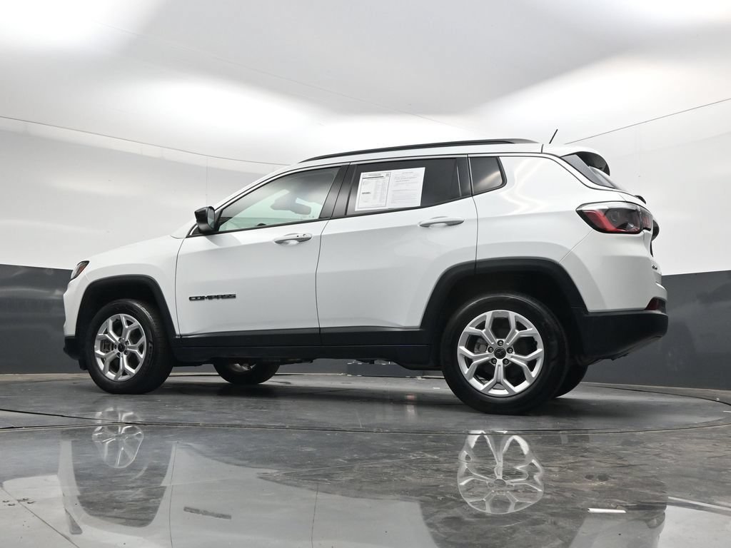 Used 2025 Jeep Compass Latitude AWD/4WD image 36