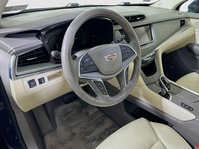 Used 2018 Cadillac XT5 Luxury w/ Driver Awareness Package AWD/4WD image 11