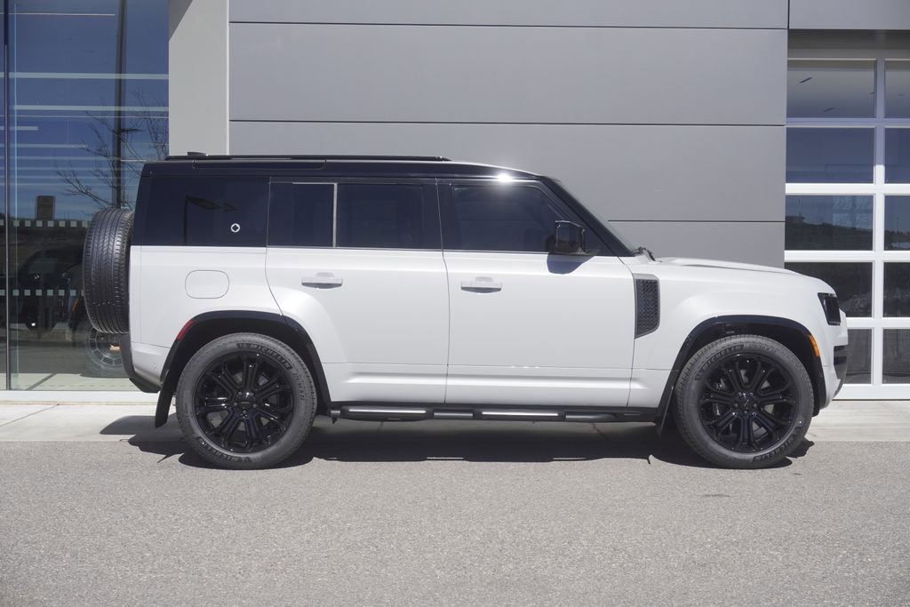 New 2026 Land Rover Defender 110 OCTA image 7