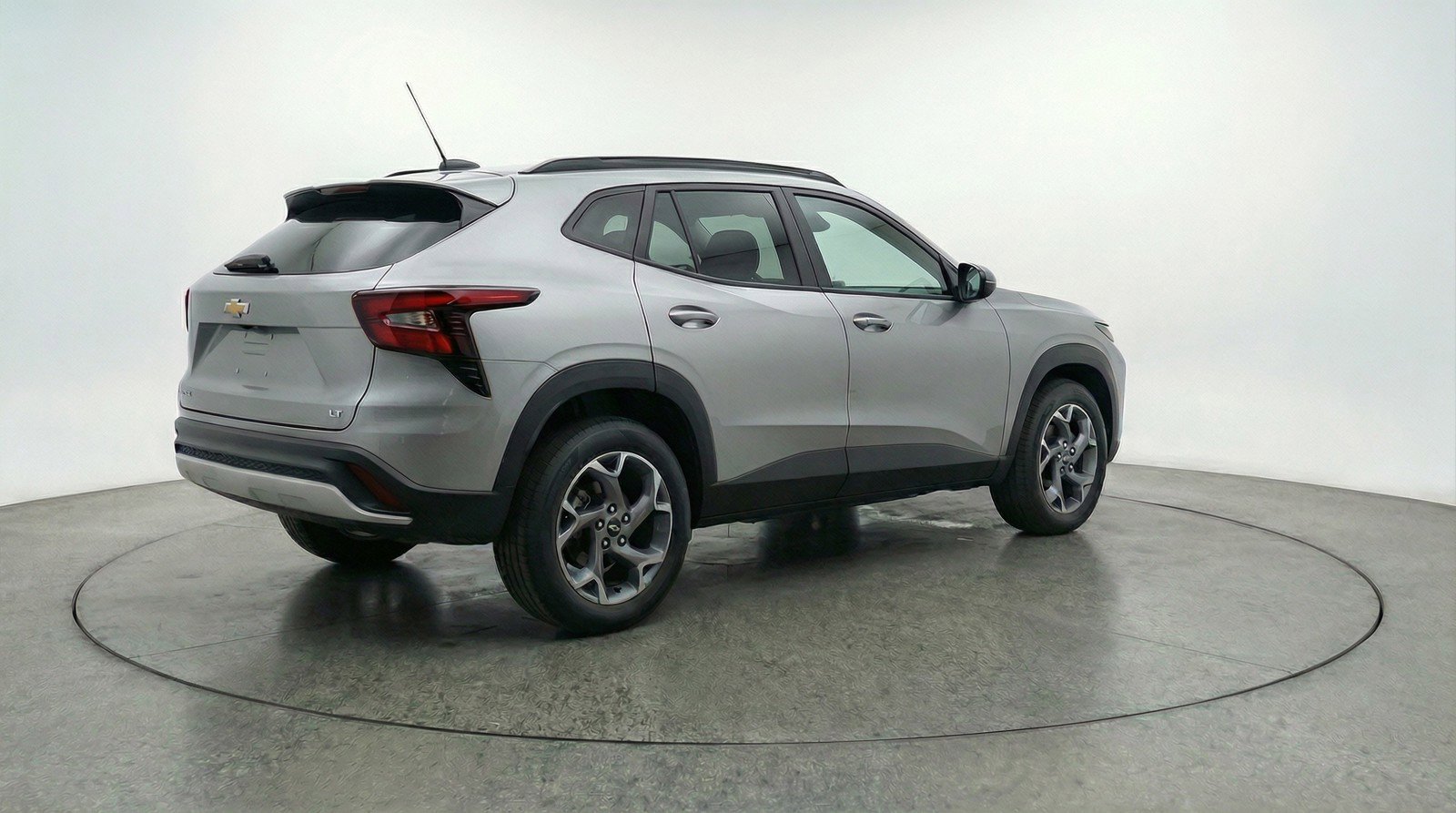 Used 2025 Chevrolet Trax LT FWD image 9