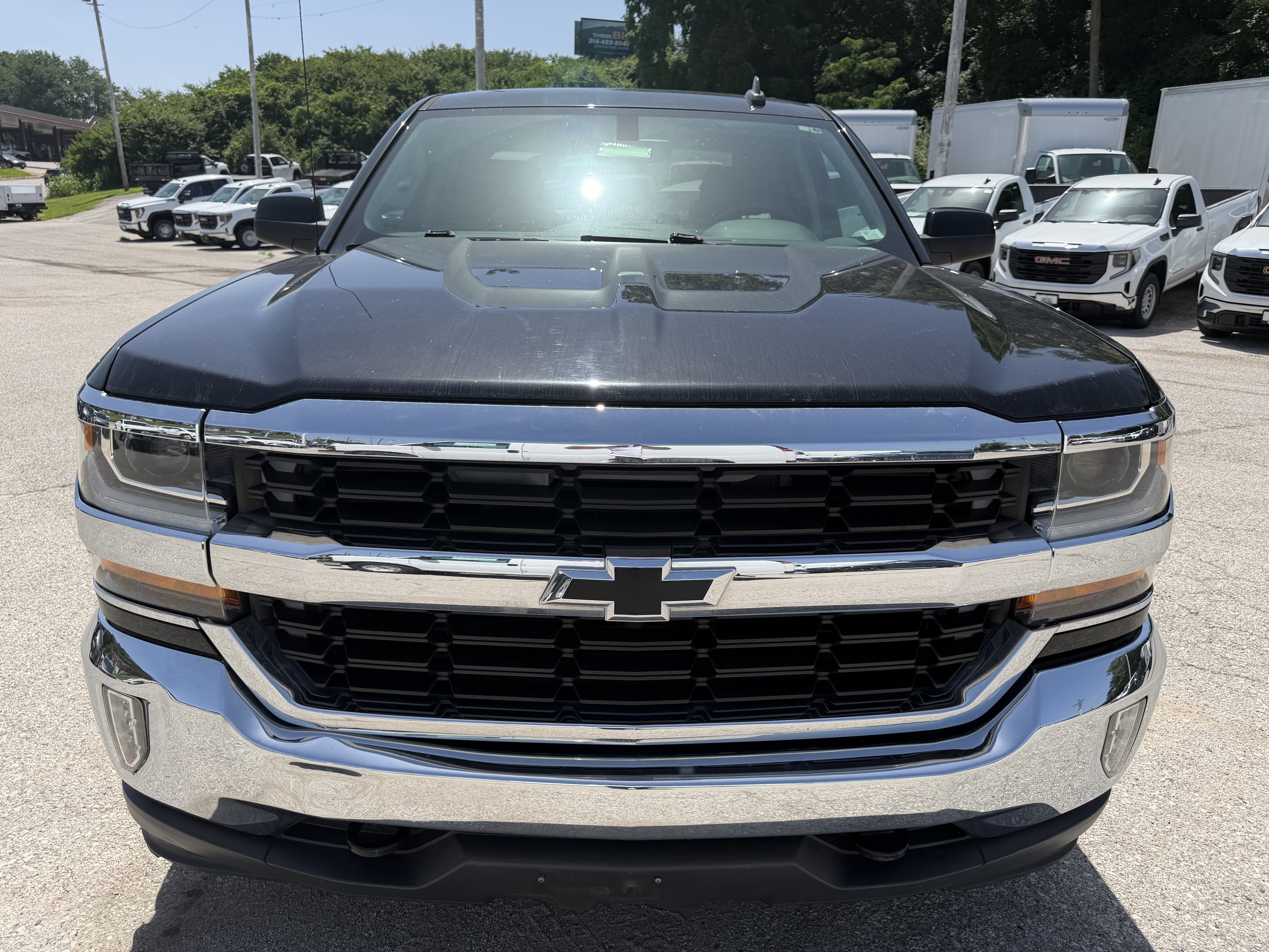 Used 2017 Chevrolet Silverado 1500 LT w/ All Star Edition AWD/4WD image 2