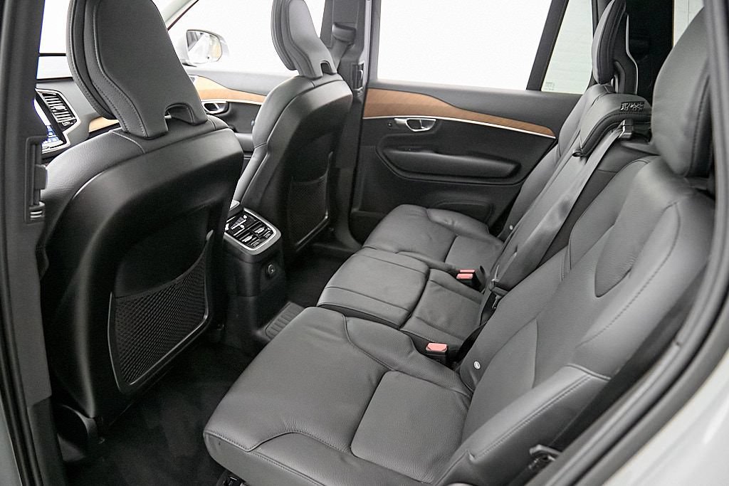 Certified 2025 Volvo XC90 T8 Plus w/ Protection Package Premier AWD/4WD image 20