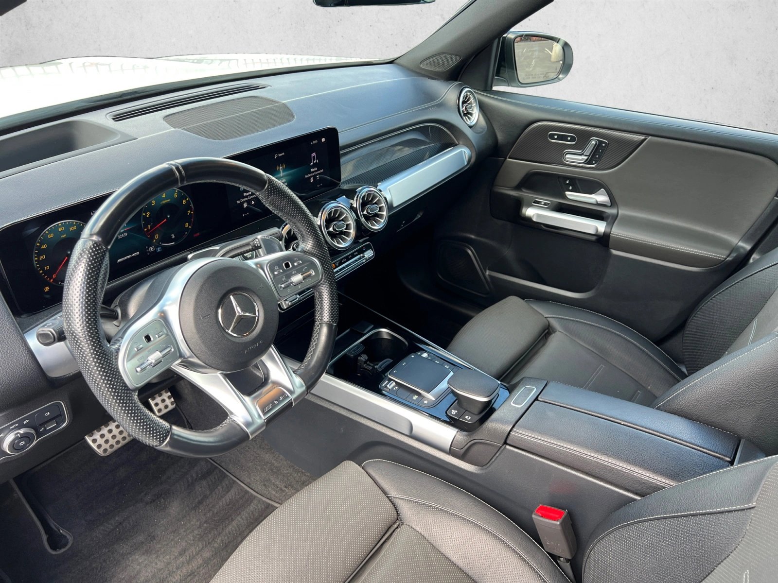 Used 2022 Mercedes-Benz GLB 35 AMG 4MATIC image 10