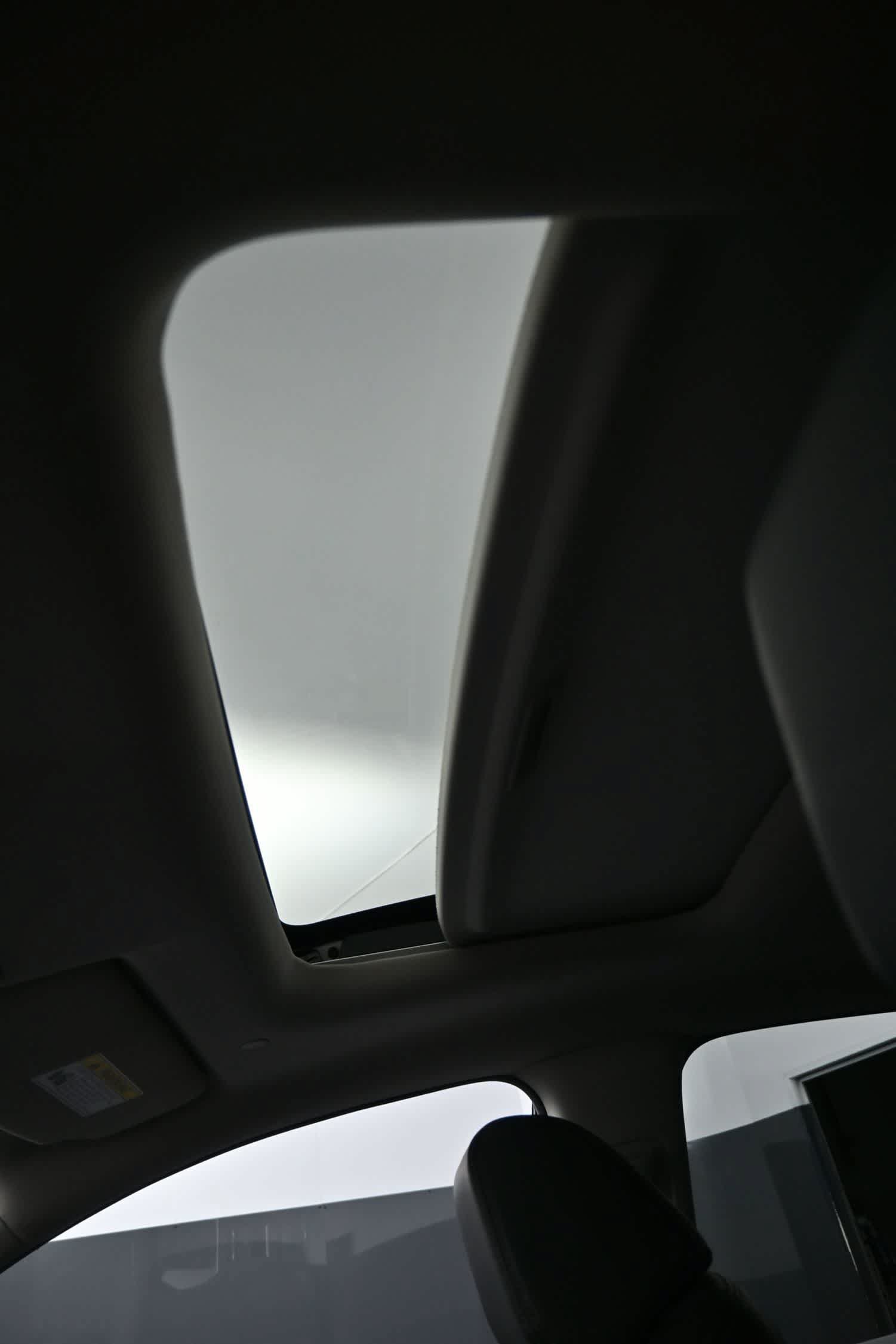 Used 2024 Honda HR-V EX-L image 17