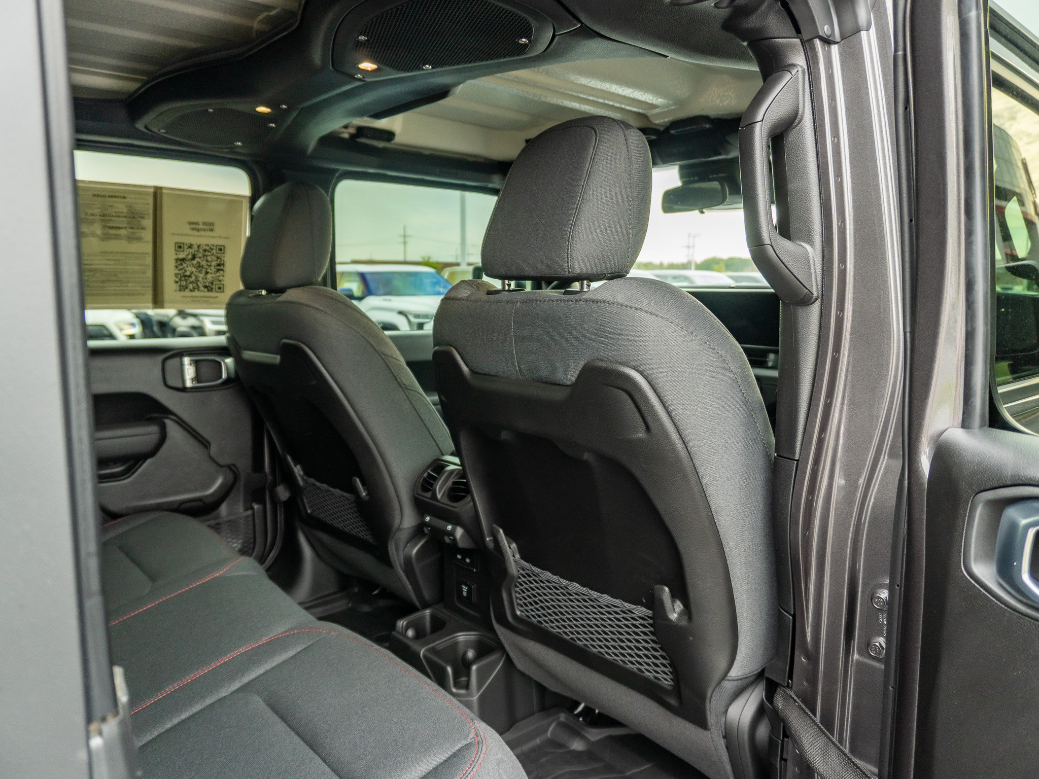 Used 2026 Jeep Wrangler Unlimited Rubicon AWD/4WD image 16