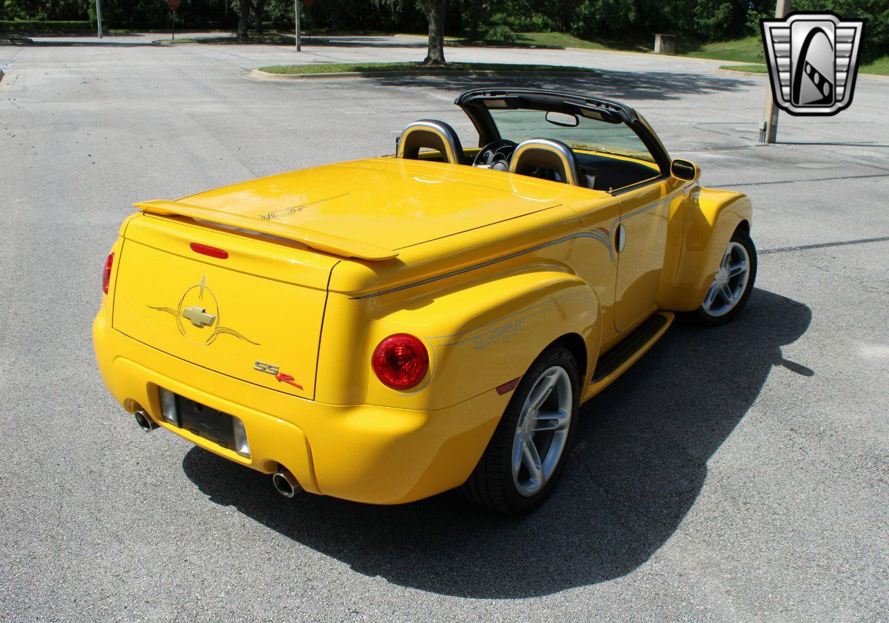 Used 2005 Chevrolet SSR w/ Preferred Equipment Group image 10