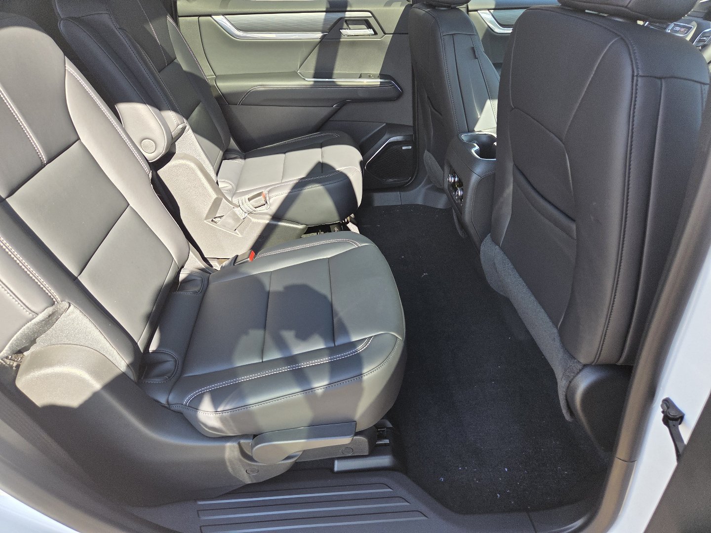 New 2027 GMC Acadia Elevation w/ Elevation Premium Package AWD/4WD image 22