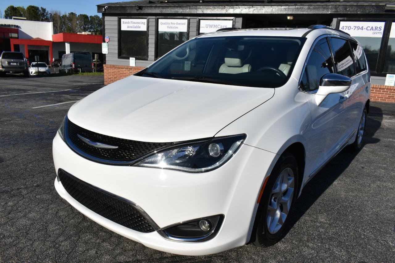 Used 2020 Chrysler Pacifica Limited image 2