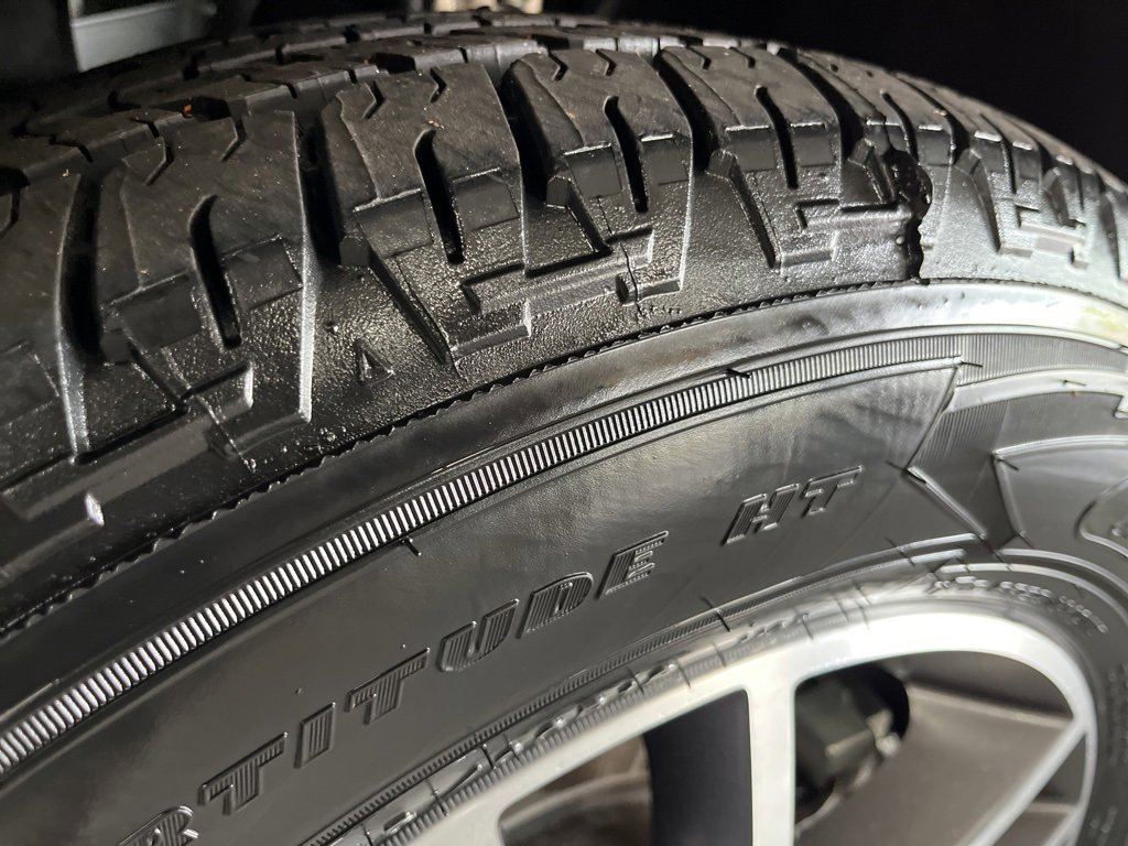 Used 2022 Jeep Grand Cherokee Limited w/ Trailer Tow Group IV image 8