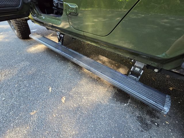 Used 2023 Jeep Gladiator Sport AWD/4WD image 37