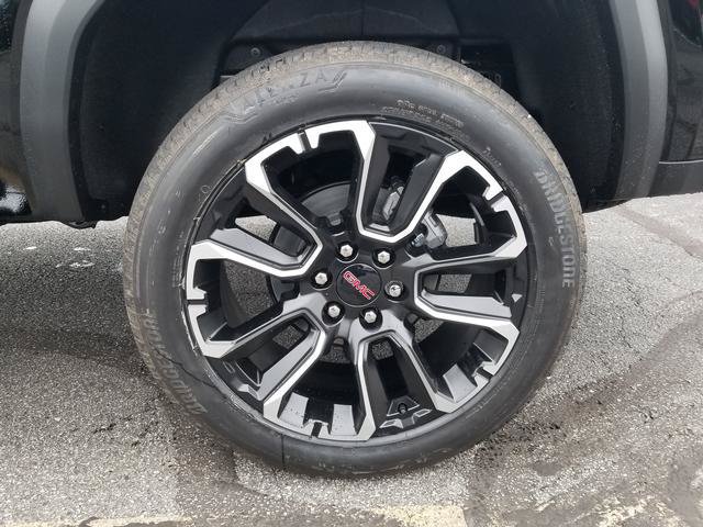 New 2026 GMC Canyon Denali w/ LPO, Black Badging Package AWD/4WD image 12