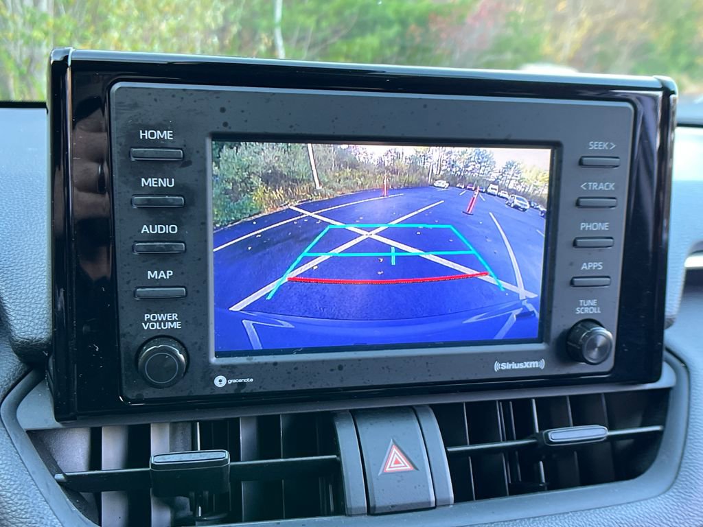 Used 2022 Toyota RAV4 LE image 18