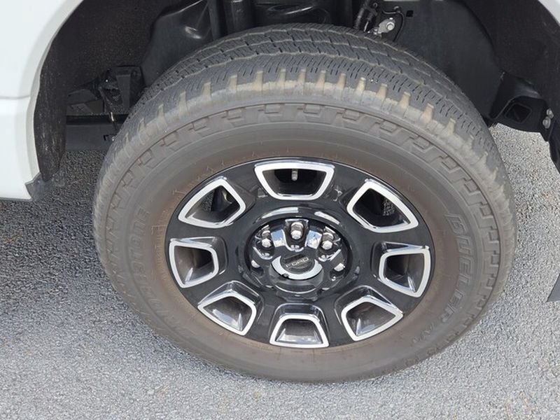 Used 2026 Ford F250 Platinum w/ FX4 Off-Road Package AWD/4WD image 18