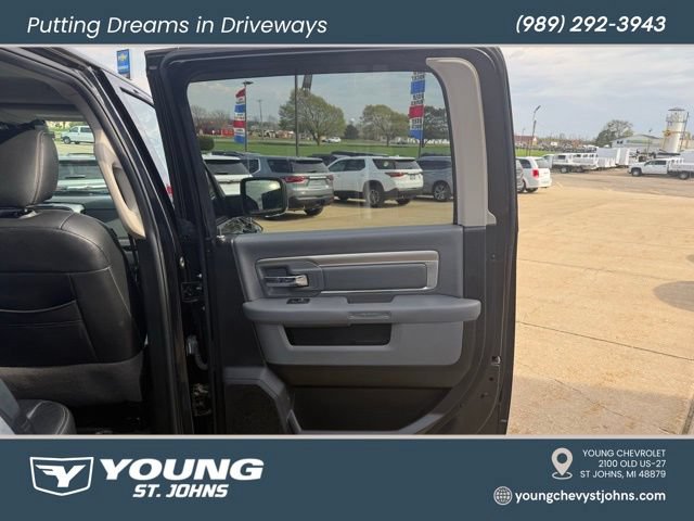 Used 2018 RAM 1500 Classic SLT w/ SLT Plus D←cor Group AWD/4WD image 15