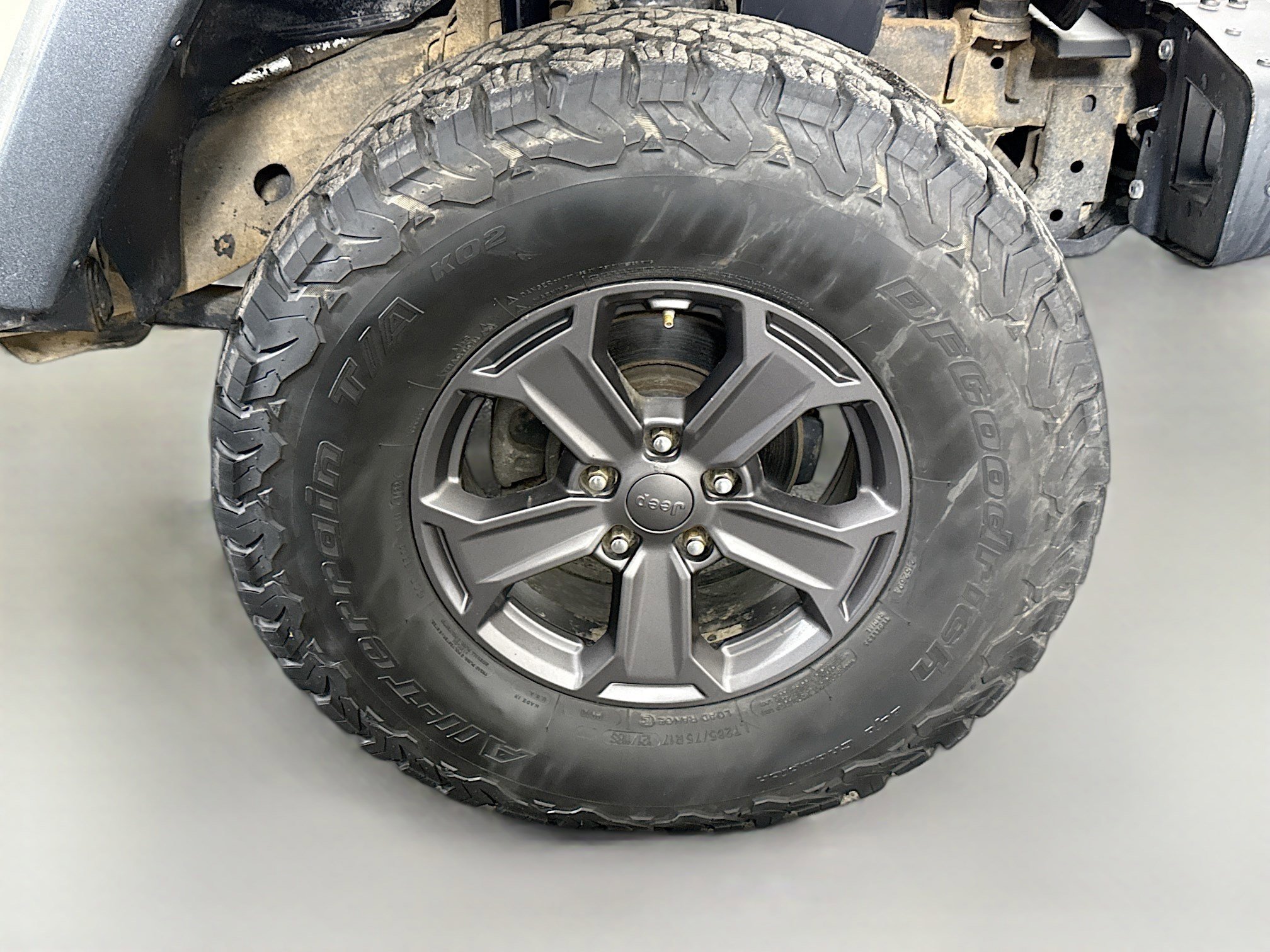 Used 2018 Jeep Wrangler Unlimited Rubicon w/ Connectivity Group image 30