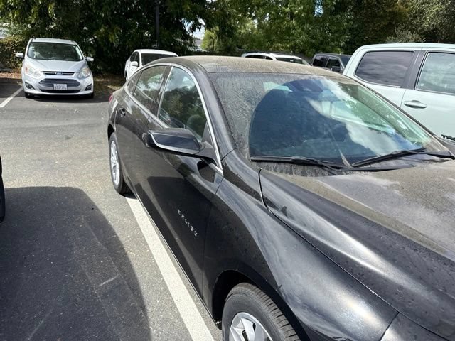 Used 2025 Chevrolet Malibu LT FWD image 2