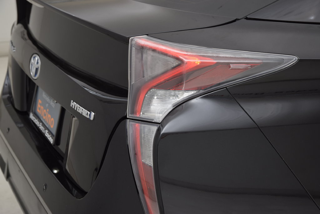 Used 2017 Toyota Prius Three Touring FWD image 13