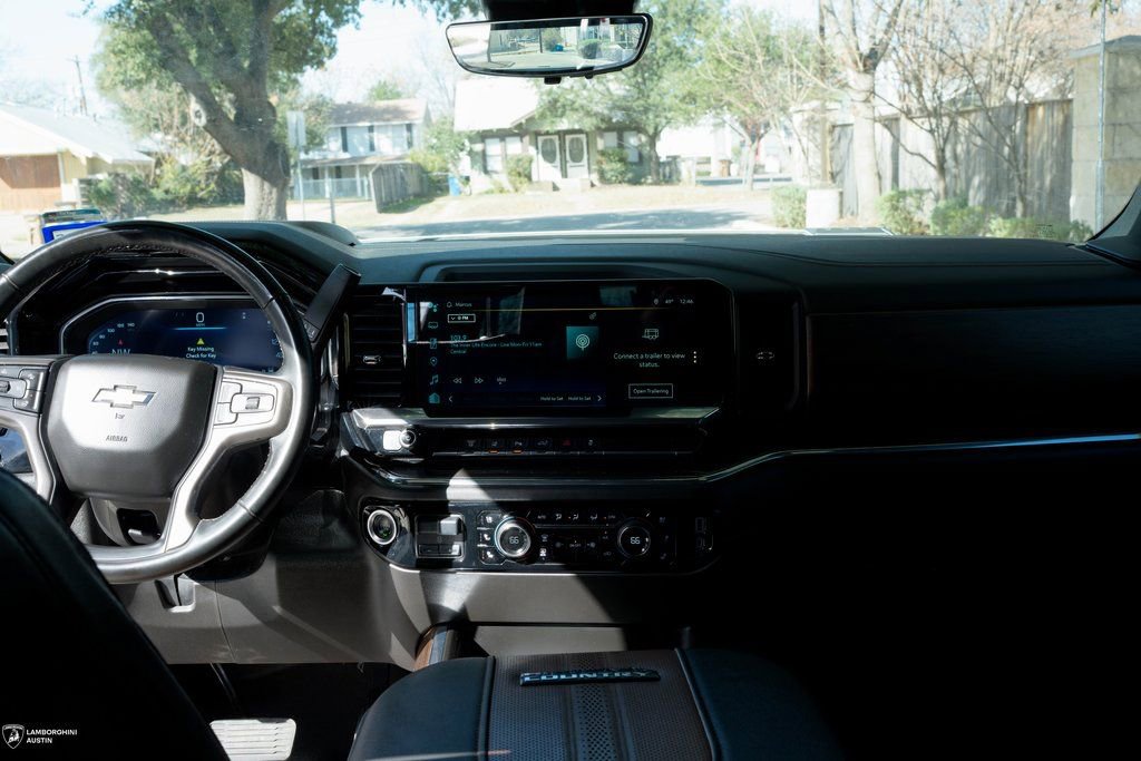 Used 2024 Chevrolet Silverado 3500 High Country w/ High Country Premium Package AWD/4WD image 7