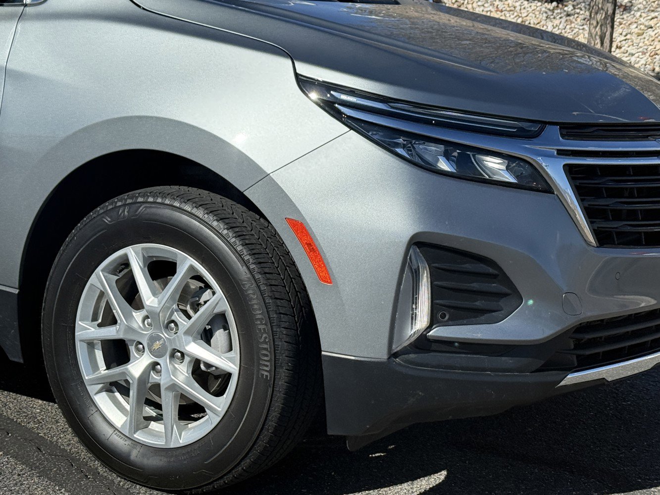 Used 2024 Chevrolet Equinox LT AWD/4WD image 2
