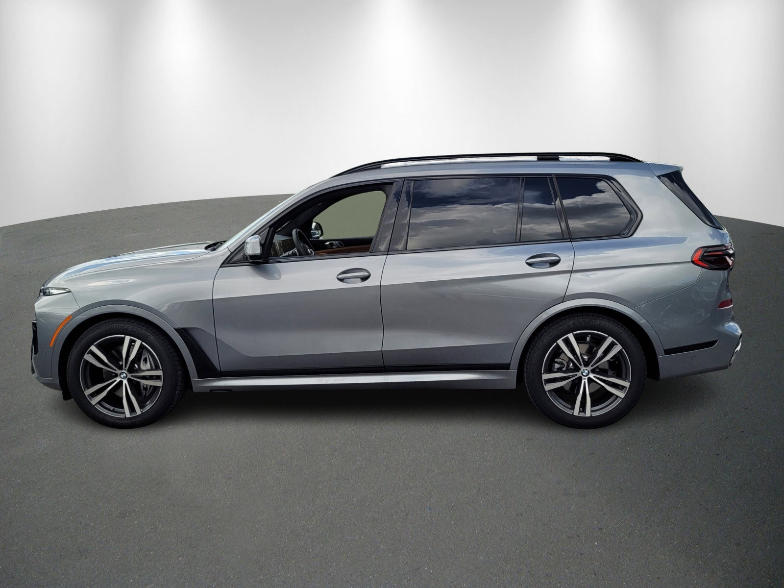 New 2025 BMW X7 xDrive40i w/ M Sport Package image 4