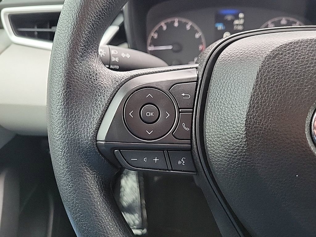 Used 2025 Toyota Corolla LE image 22