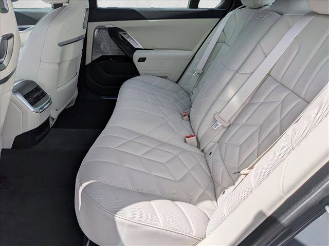 New 2026 BMW 760i xDrive w/ Premium Package image 16