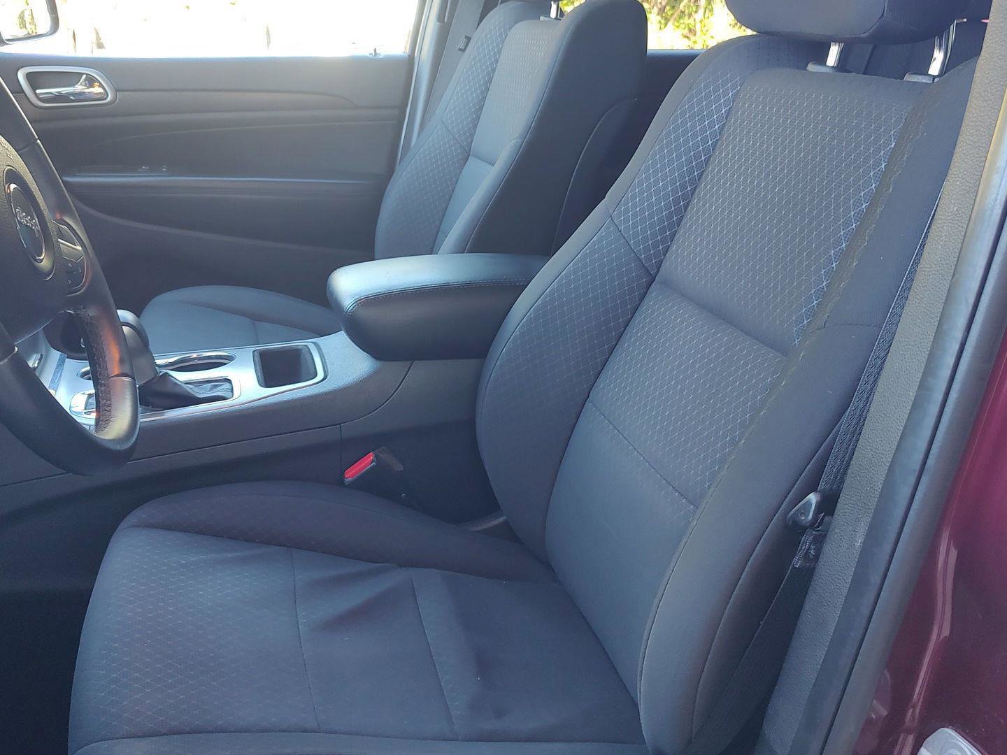 Used 2018 Jeep Grand Cherokee Laredo image 2