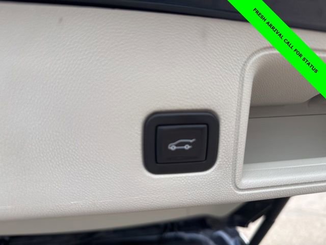 Used 2019 GMC Terrain Denali w/ Advanced Safety Package AWD/4WD image 17